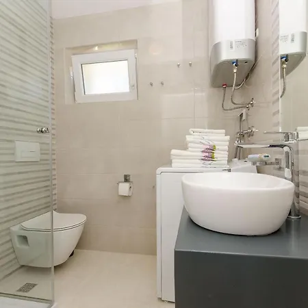 Apartment Sreta *