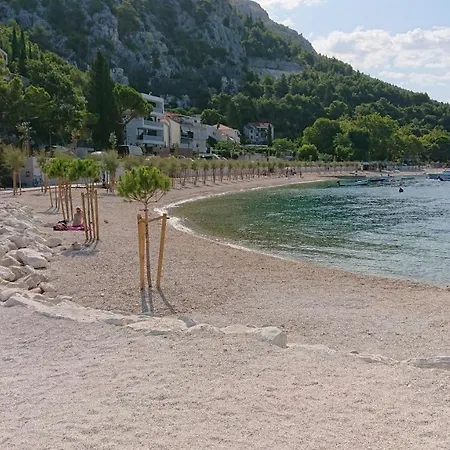 Sreta 公寓 奥米什