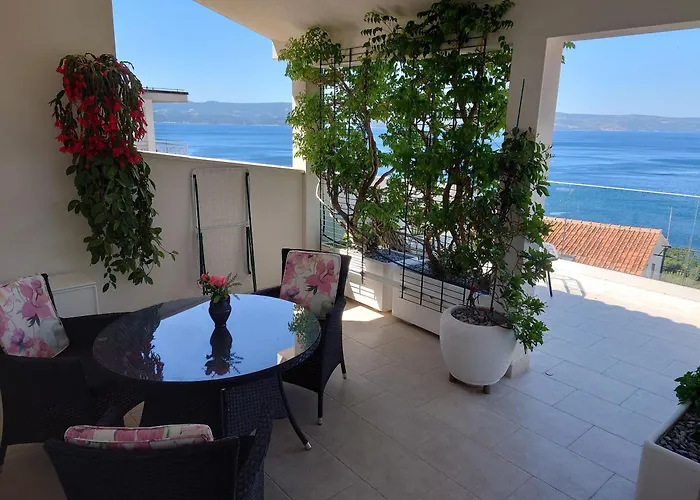 아파트 Sreta 오미스